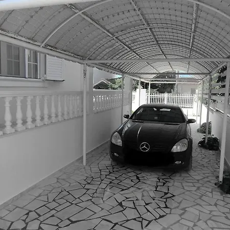 Alba * Néa Meságkala